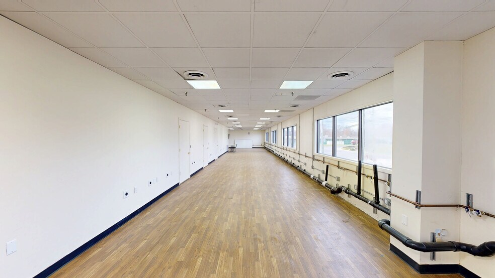 More Photos Of 1 Johnson Dr, Raritan Unknown For Lease