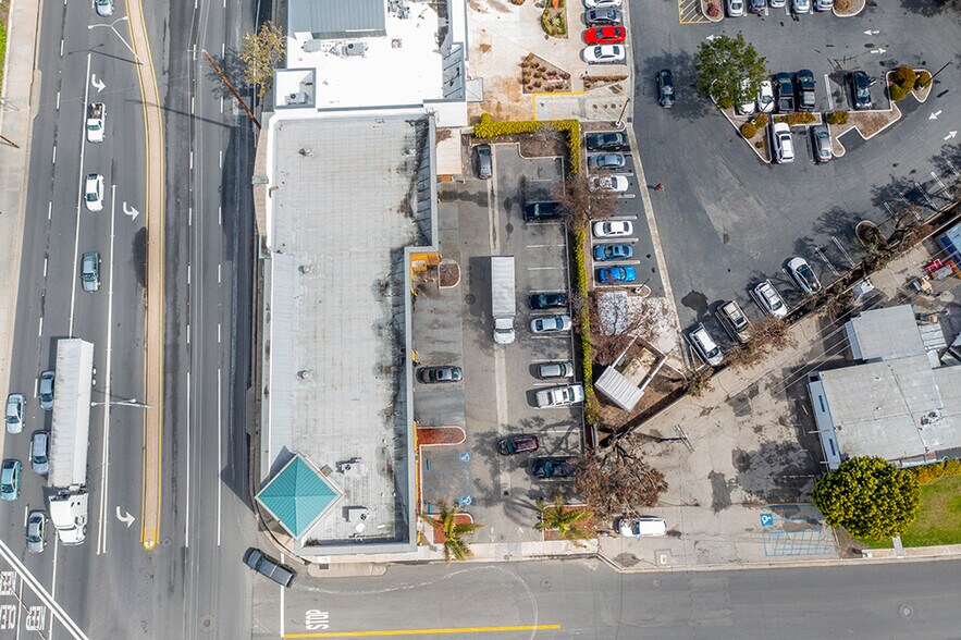 More Photos Of 2320 E Vineyard Ave, Oxnard Auto Repair For Sale