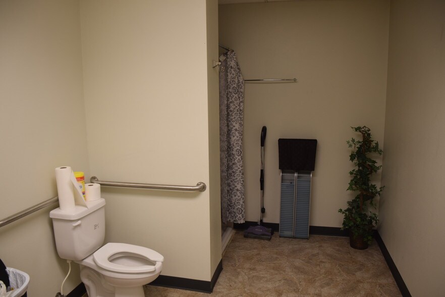 More Photos Of 13545 Bassett Ln, Williston Warehouse For Sale