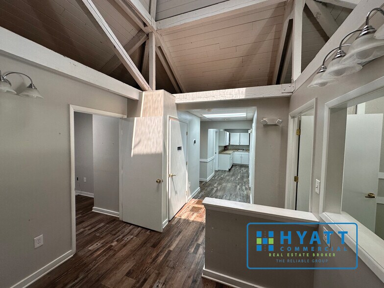 More Photos Of 1300 Ritchie Hwy, Arnold Office For Lease