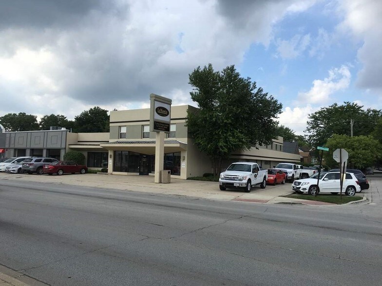 More Photos Of 9100 Ogden Ave, Brookfield Office For Lease