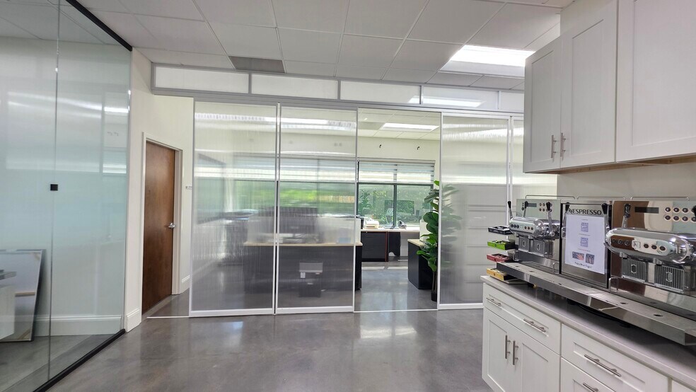 More Photos Of 5825 Medlock Bridge Pky, Johns Creek Loft Creative Space For Sale