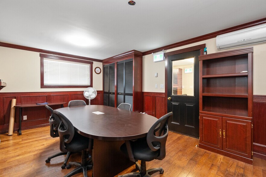 More Photos Of 2265b W Railway st, Abbotsford Warehouse For Lease