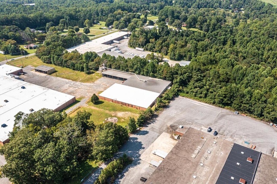 More Photos Of 1120 1st St W, Conover Distribution For Lease