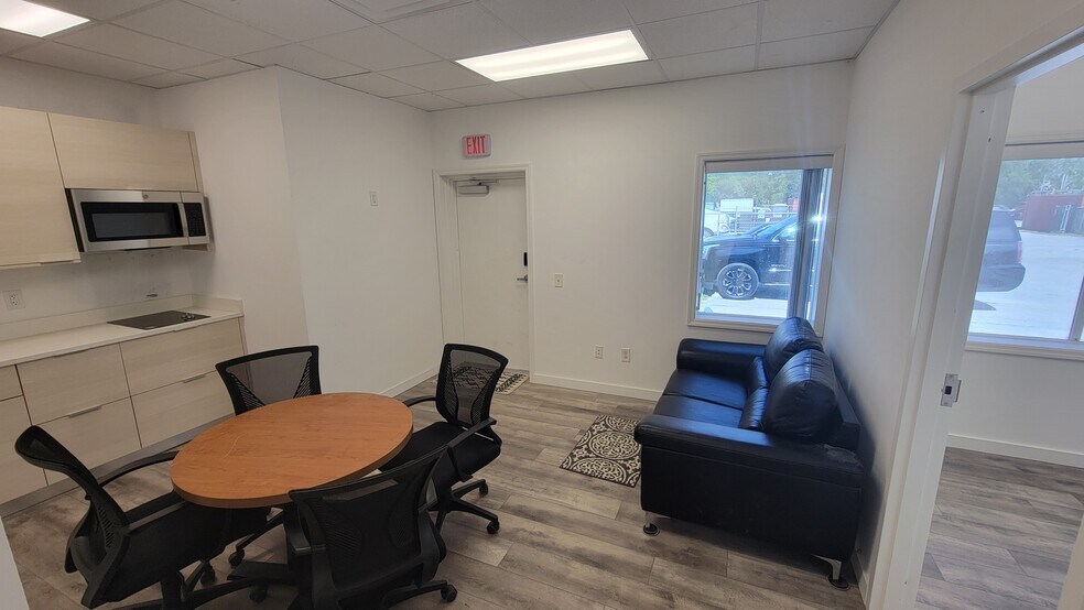 More Photos Of 6900 Barbour Rd, Riviera Beach Manufacturing For Lease