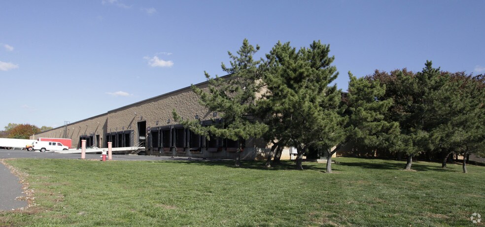 More Photos Of 181 Herrod Blvd, South Brunswick Warehouse For Lease