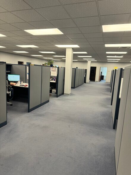 More Photos Of 1480 Ford St, Maumee Office For Sale