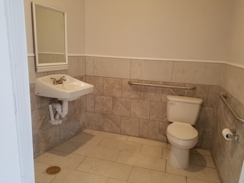 More Photos Of 1310 Central Ave, Hot Springs National Park Storefront For Sale