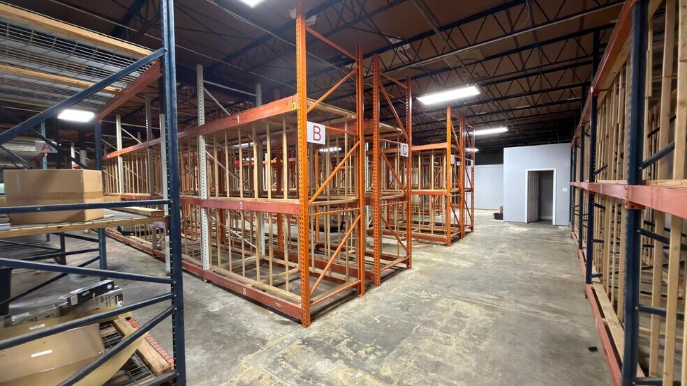 More Photos Of 5440 Gulf Fwy, Houston Warehouse For Lease