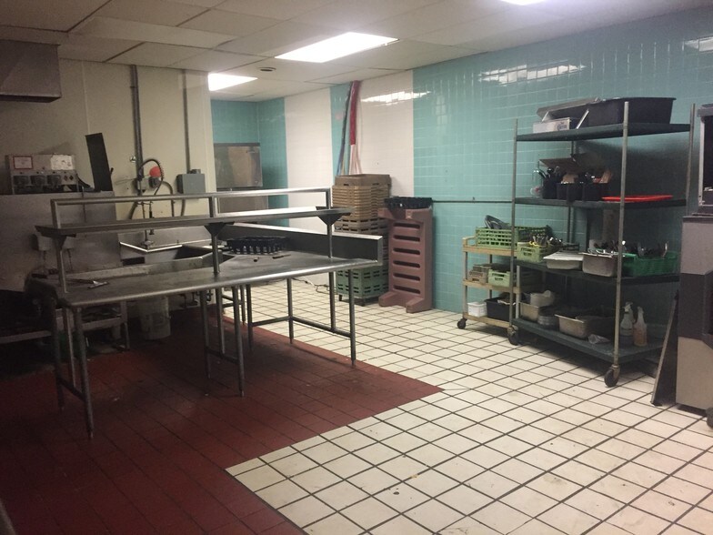 More Photos Of 2315 N Broadway, Minot Hospitality For Sale