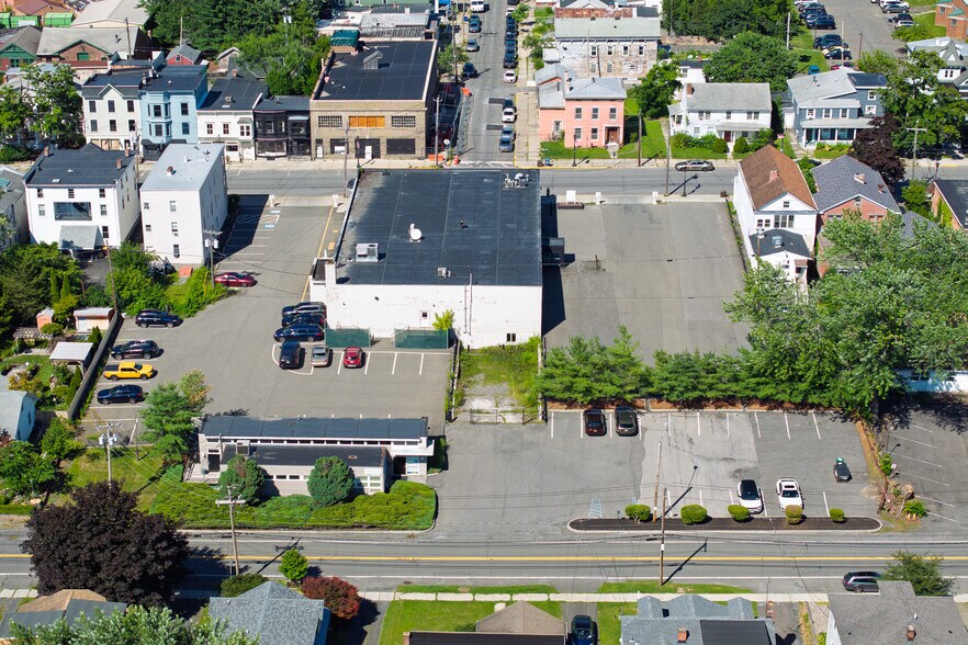 More Photos Of 749 Warren St, Hudson Flex For Sale