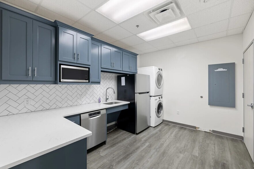 More Photos Of 3121 University Dr E, Bryan Medical For Lease