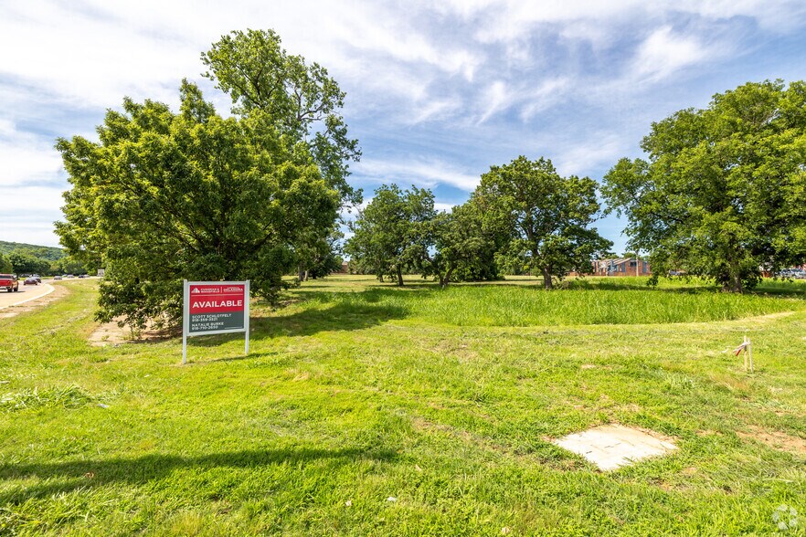 More Photos Of 7000 S Riverside Dr, Tulsa Land For Sale