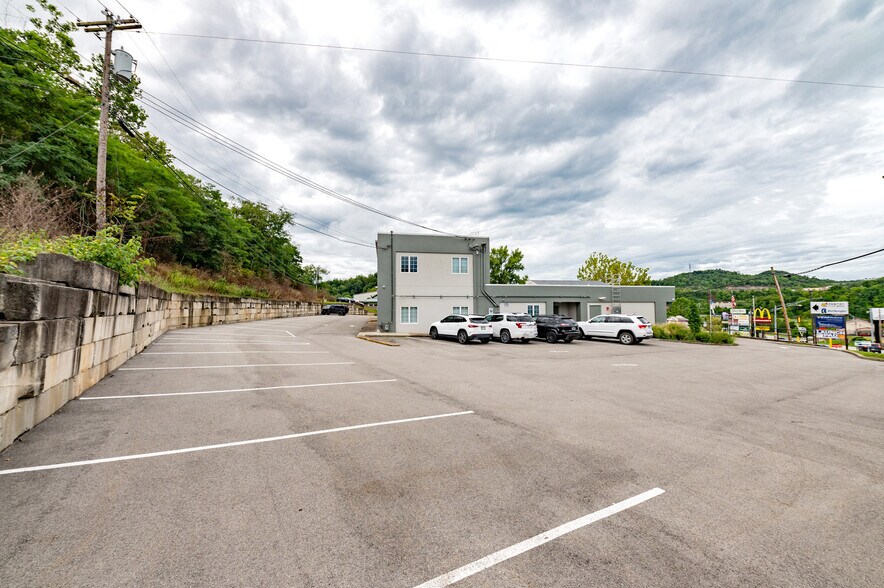 More Photos Of 900 Fairmont Rd, Morgantown Office For Sale