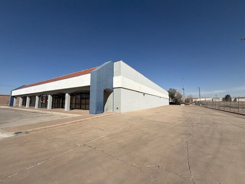 More Photos Of 200 S Americas Ave, El Paso Auto Repair For Lease