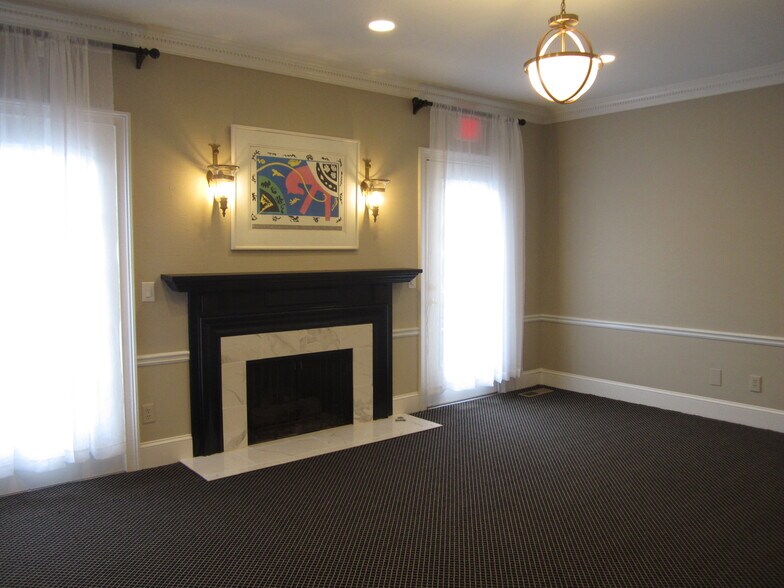 More Photos Of 452 E Paces Ferry Rd NE, Atlanta Office For Sale