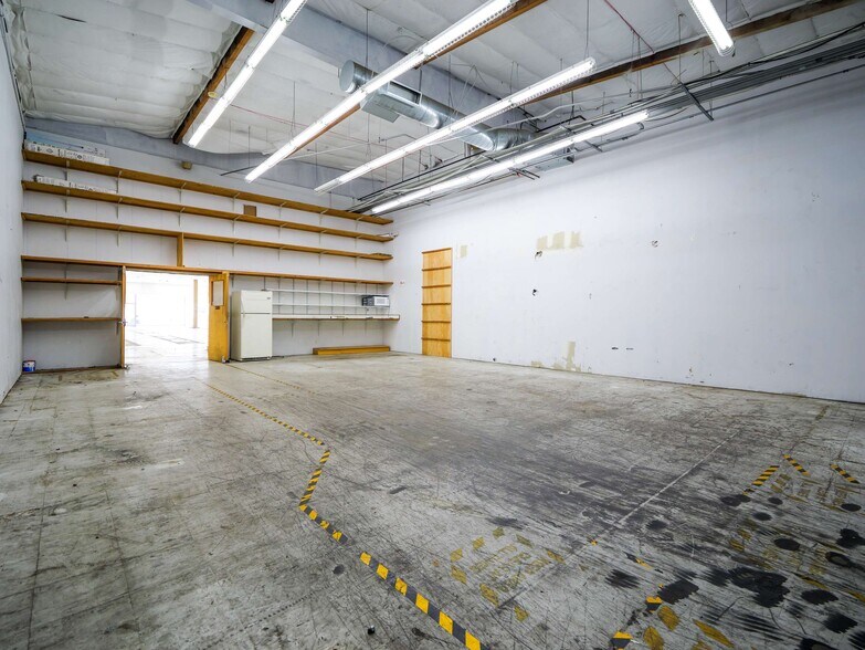 More Photos Of 3860 E Main St, Ventura Freestanding For Lease