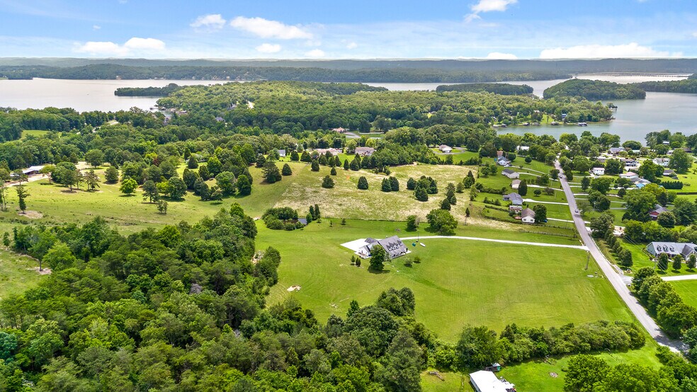 More Photos Of 419 Pin Hook Rd, Spring City Assisted Living For Sale