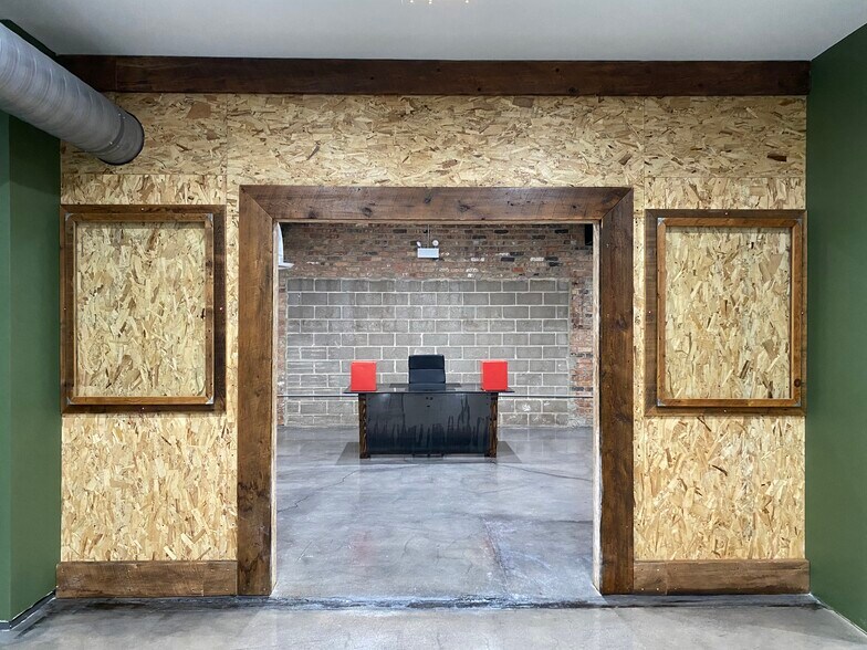 More Photos Of 1727 W 21st St, Chicago Office For Lease