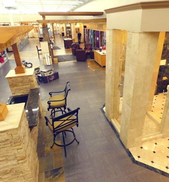 More Photos Of 37025 Grand River Ave, Farmington General Retail For Sale