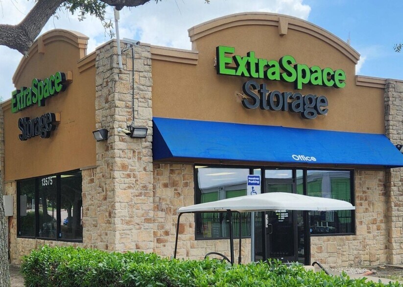 Primary Photo Of 13575 Goldmark Dr, Dallas Self Storage For Lease