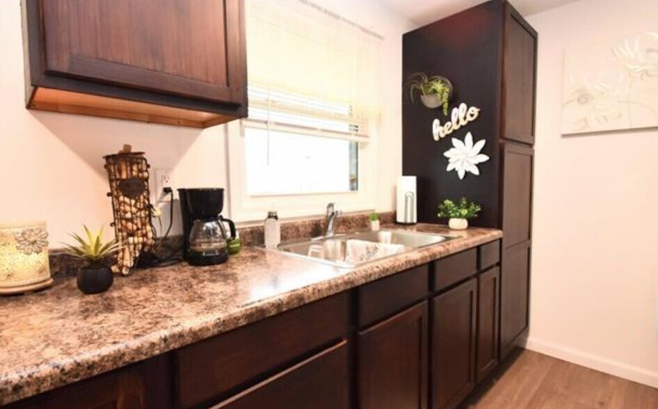 More Photos Of 517 E Monroe St, Metamora Multifamily For Sale