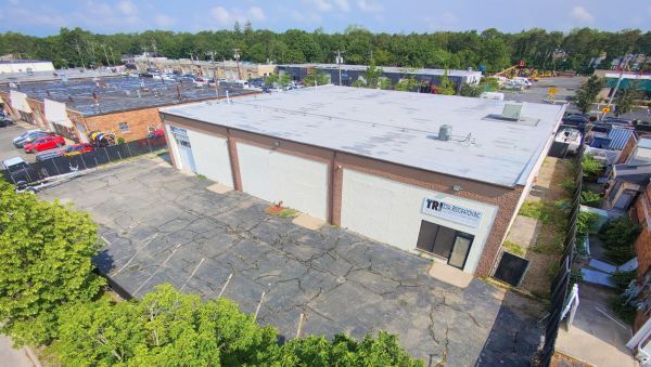 Primary Photo Of 840 S 1st St, Ronkonkoma Warehouse For Sale