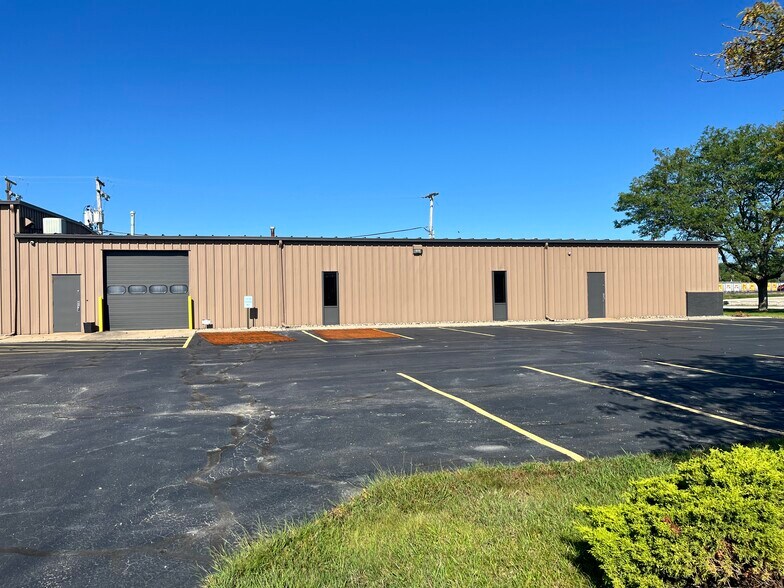 Primary Photo Of 6319 Discount Dr, Fort Wayne Manufacturing For Lease