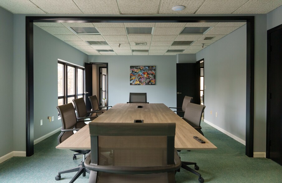 More Photos Of 22 Commerce Rd, Newtown Light Manufacturing For Lease