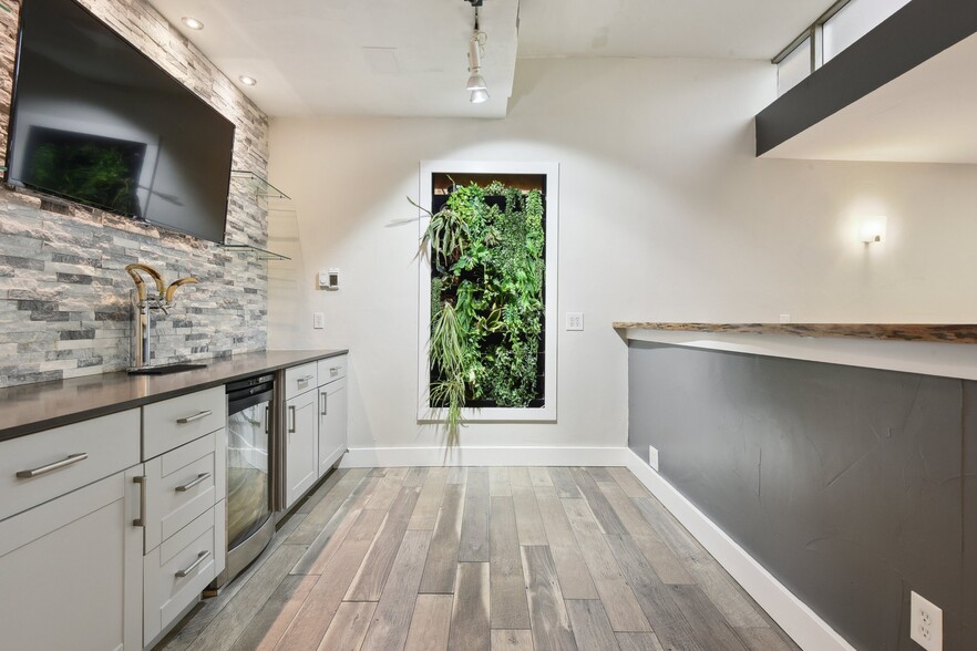 More Photos Of 2 Adams St, Denver Apartments For Sale