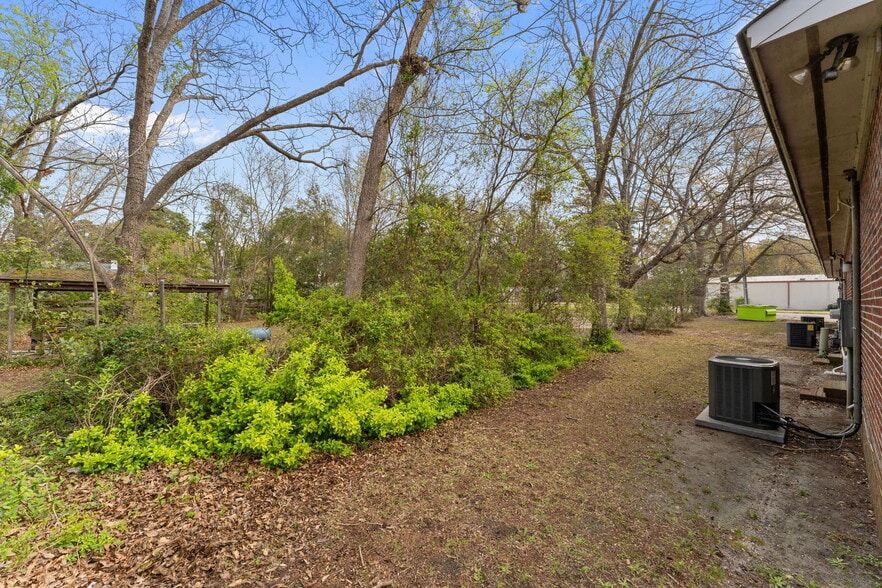 More Photos Of 402-406 Harris Ave, Raeford Storefront Retail Office For Sale