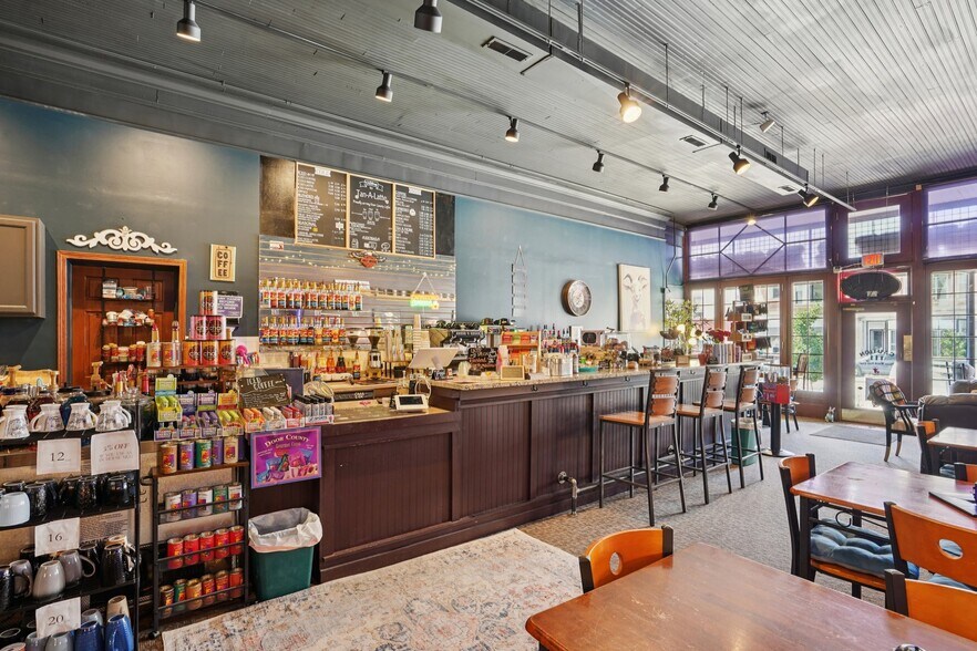 More Photos Of 122-124 N Main St, Jefferson Storefront Retail Residential For Sale