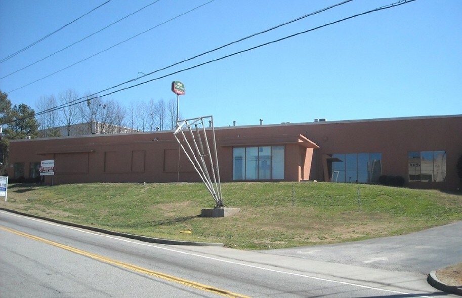 More Photos Of 6218 Dawson Blvd, Norcross Showroom For Sale