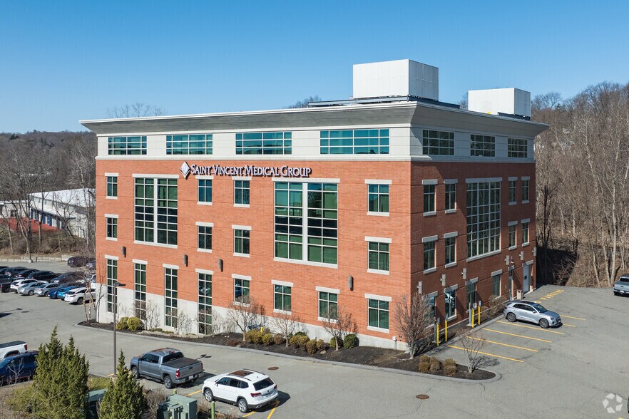 Primary Photo Of 102 Shore Dr, Worcester Medical For Lease