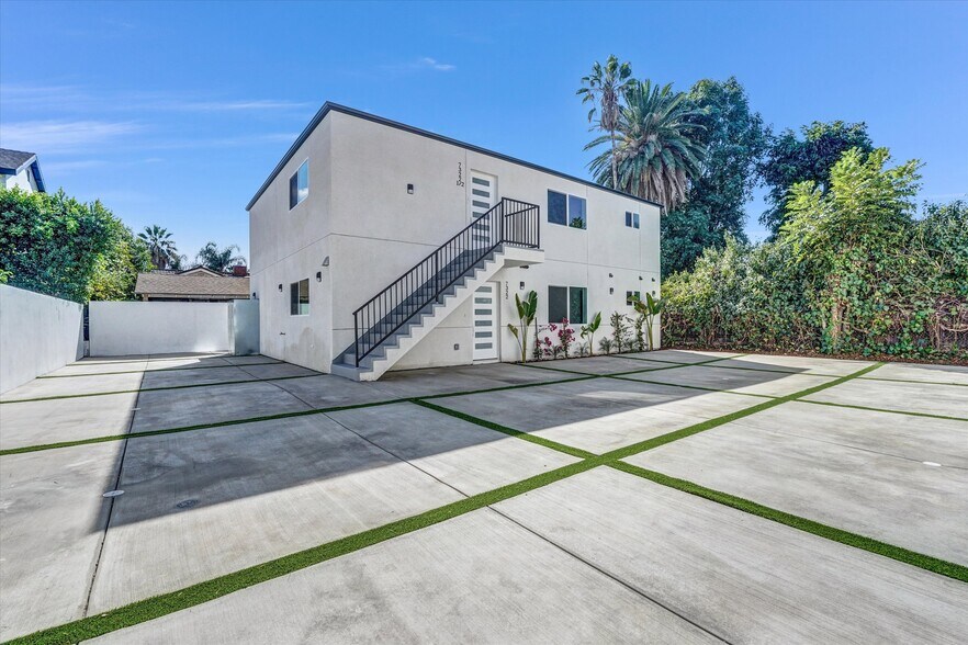 More Photos Of 7322 Newcastle Ave, Reseda Apartments For Sale