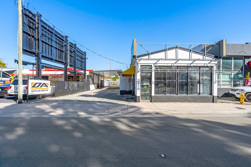 More Photos Of 3219 SW 8th St, Miami Storefront For Sale