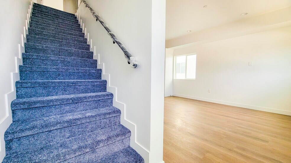 More Photos Of 11503 New Hampshire Ave, Los Angeles Multifamily For Sale