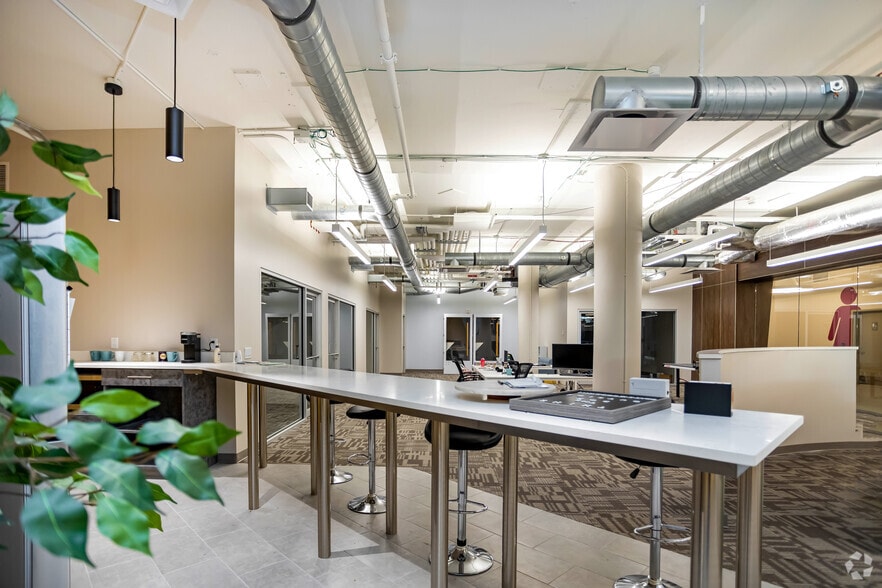 More Photos Of 260 E Main St, Rochester Medical For Lease