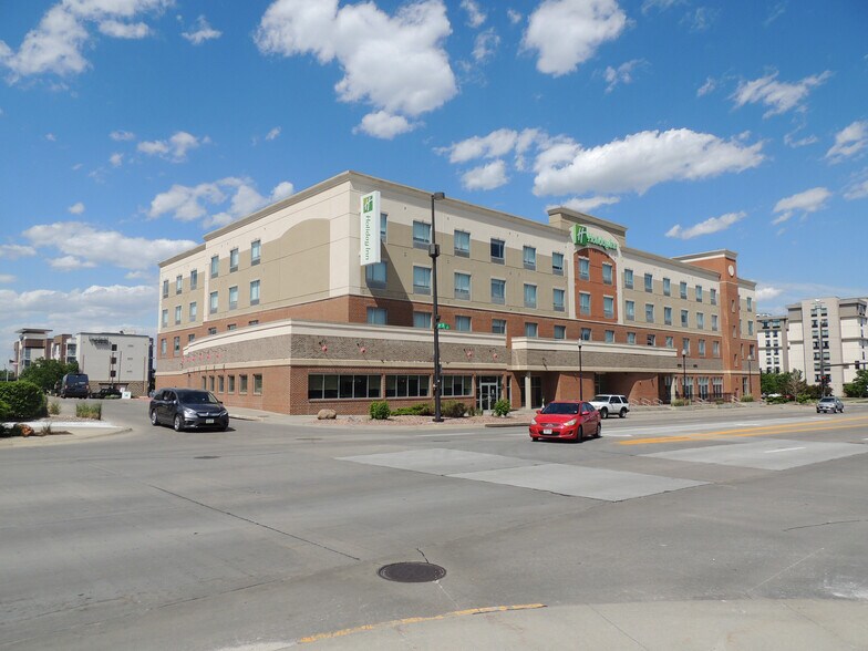 Primary Photo Of 1420 Cuming St, Omaha Hotel For Lease