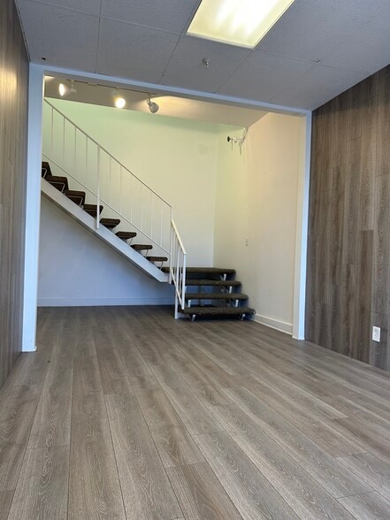 More Photos Of 5335-5355 McConnell Ave, Los Angeles Warehouse For Lease