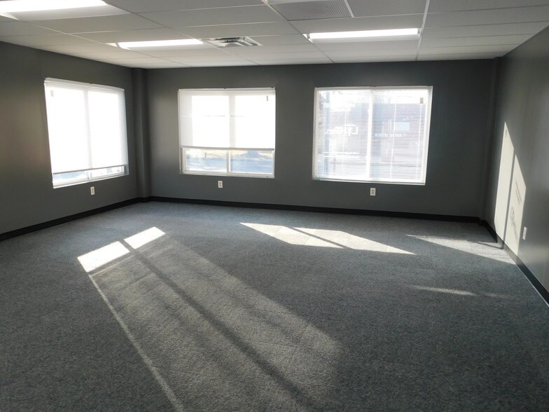 More Photos Of 3270 W North Bend Rd, Cincinnati Office Residential For Sale