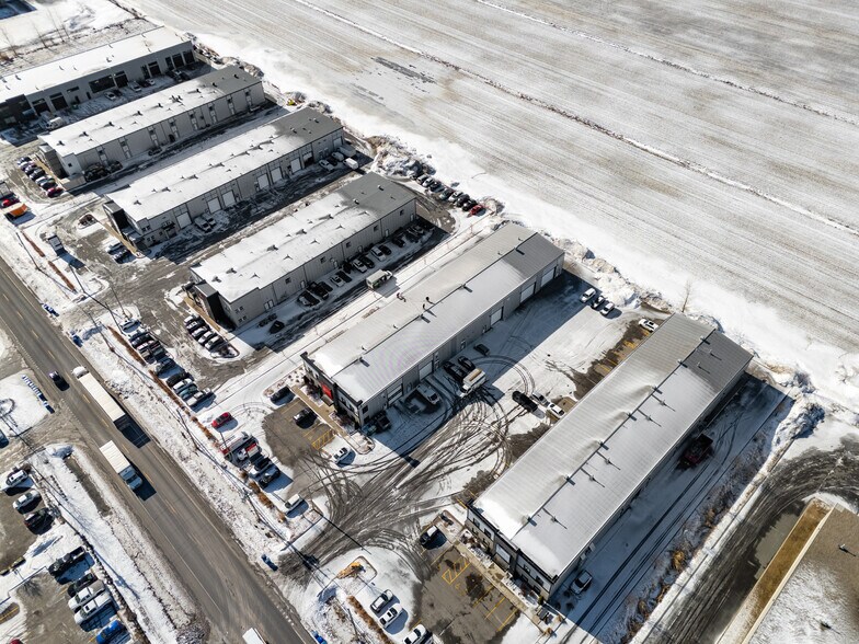 More Photos Of 1350 Boul Lionel-Boulet, Varennes Warehouse For Lease
