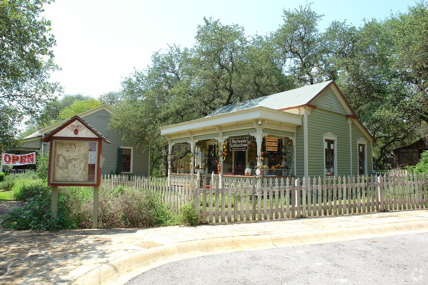 More Photos Of 18771 FM 2252, San Antonio Freestanding For Sale