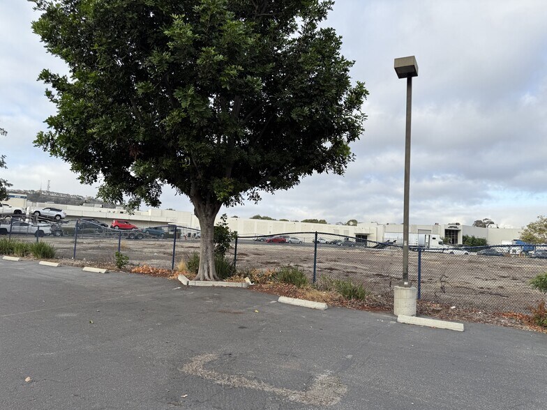 More Photos Of 3070 Airport way, Long Beach Land For Lease