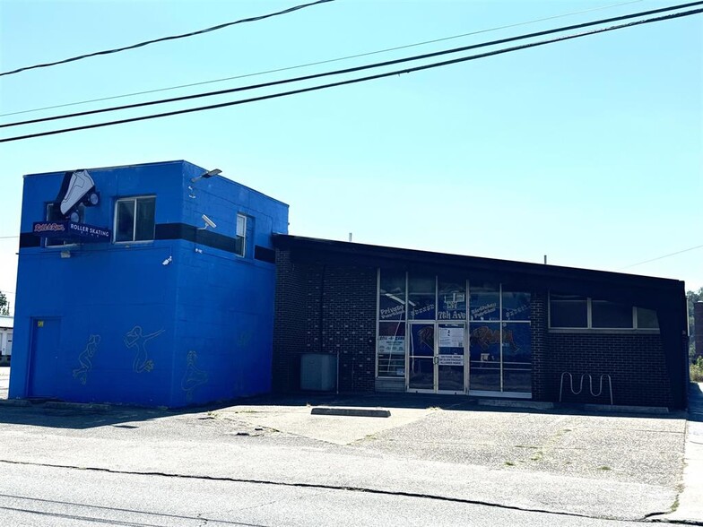 Primary Photo Of 137 7th Ave, Huntington Skating Rink For Sale