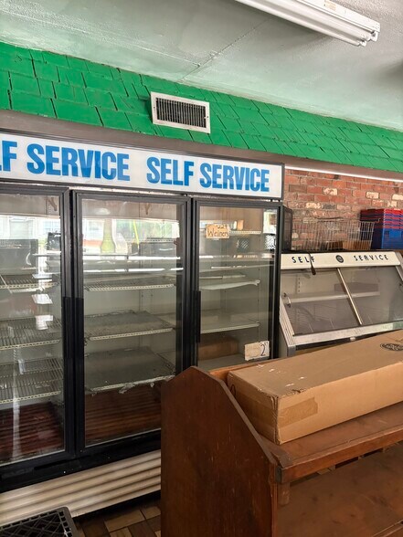 More Photos Of 1201 Magnolia St, Thomasville General Retail For Sale