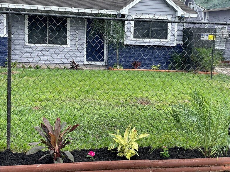 More Photos Of 13501 Topeka St, Houston Apartments For Sale