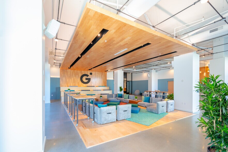 More Photos Of 440-500 W Broad St, Columbus Apartments For Lease