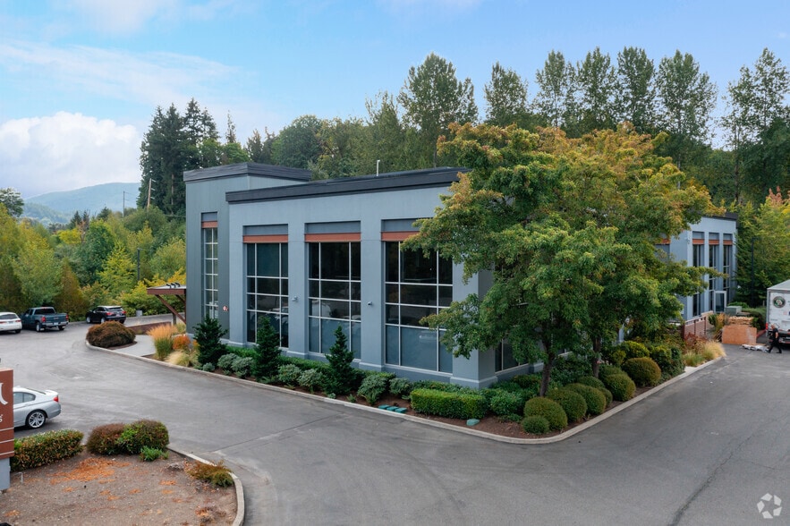 More Photos Of 1055 NW Maple St, Issaquah Office For Lease