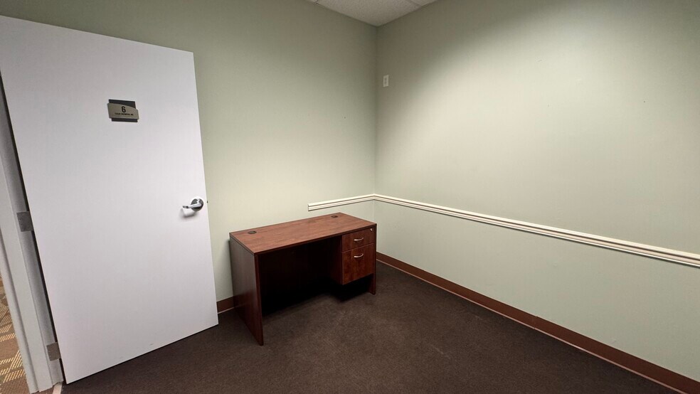 More Photos Of 4379 Easton Ave, Bethlehem Office For Sale